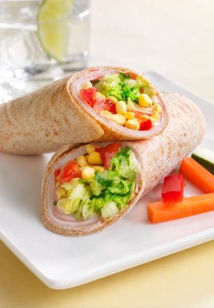 Kalkoenwrap met mais en zongedroogde tomaat